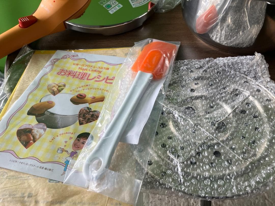 【未使用品】松居一代プロデュース圧力鍋 マジッククッキング3.0L レシピ付き