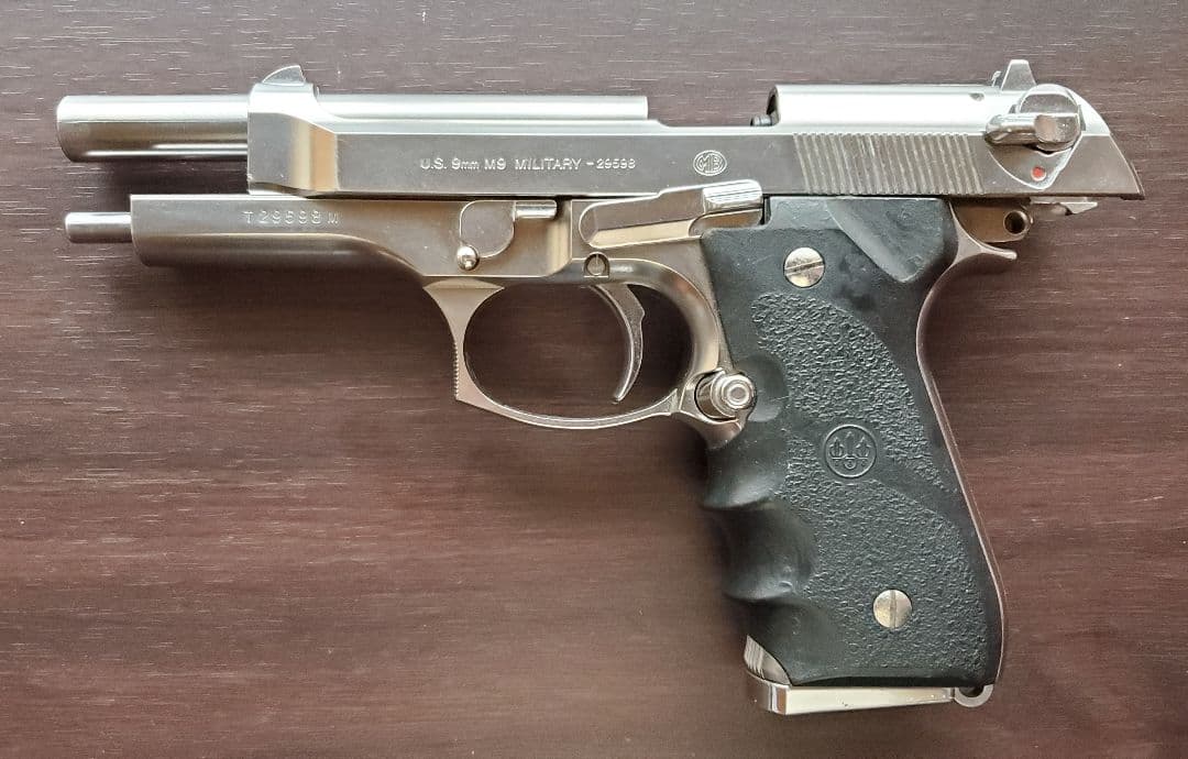 ともき　東京マルイ M92F クロームステンレス ガスブローバック