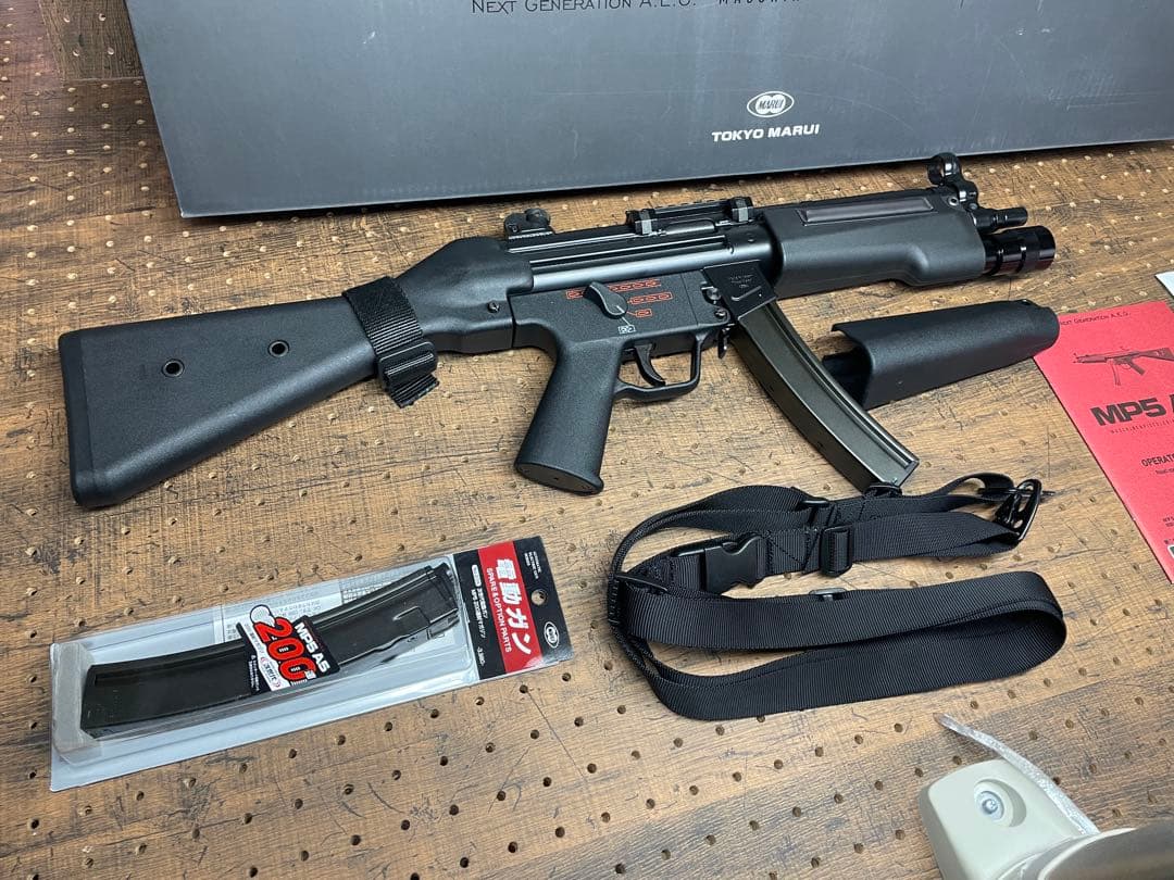 東京マルイ MP5 A4 次世代電動ガン　マガジン、付き
