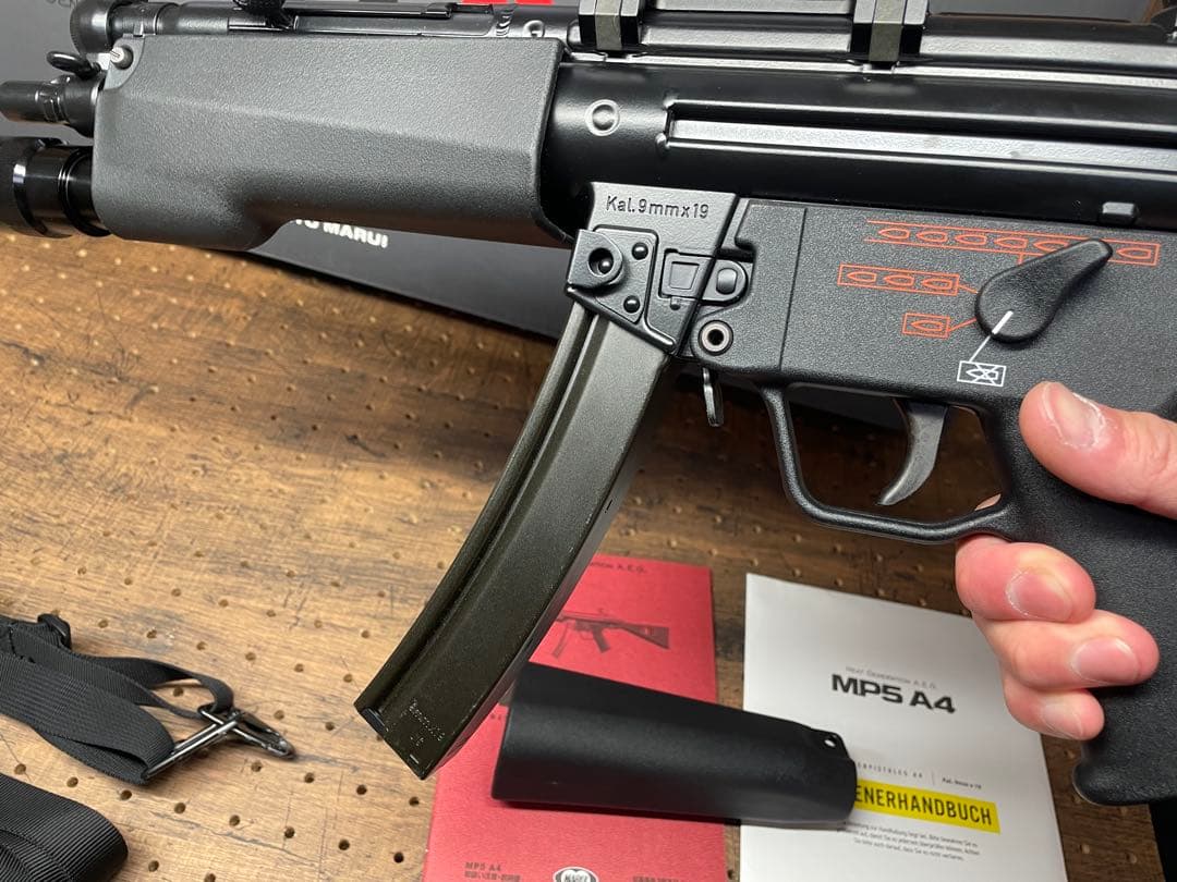 東京マルイ MP5 A4 次世代電動ガン　マガジン、付き