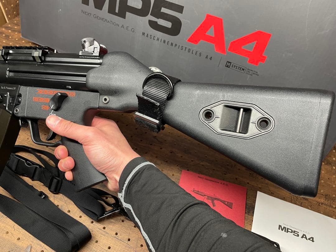 東京マルイ MP5 A4 次世代電動ガン　マガジン、付き