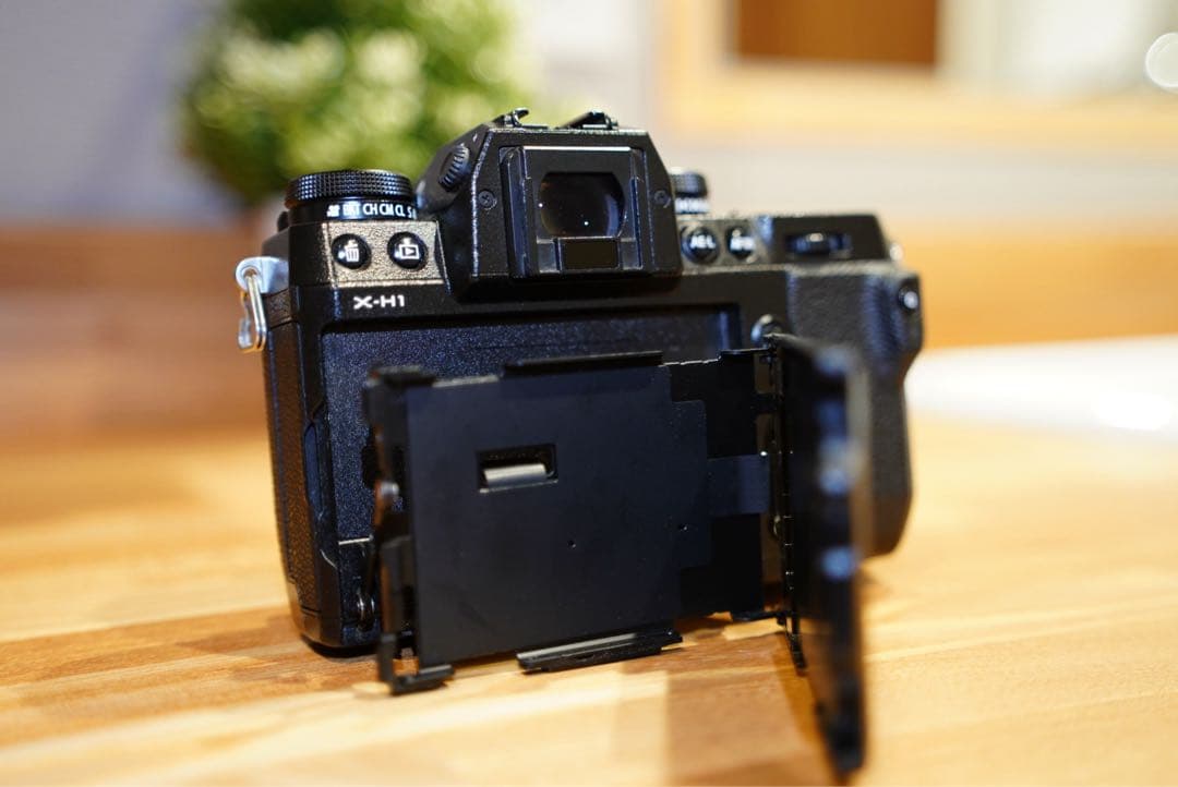 FUJIFILM X-H1 and単焦点レンズ35mm25mm2本付き