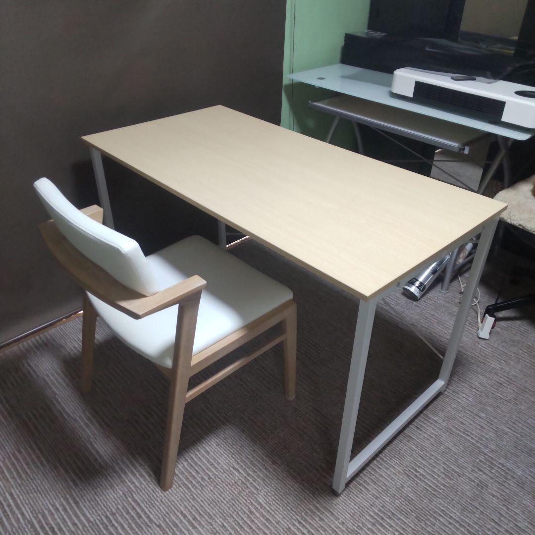 サンワサプライ デスクとシギヤマ家具椅子