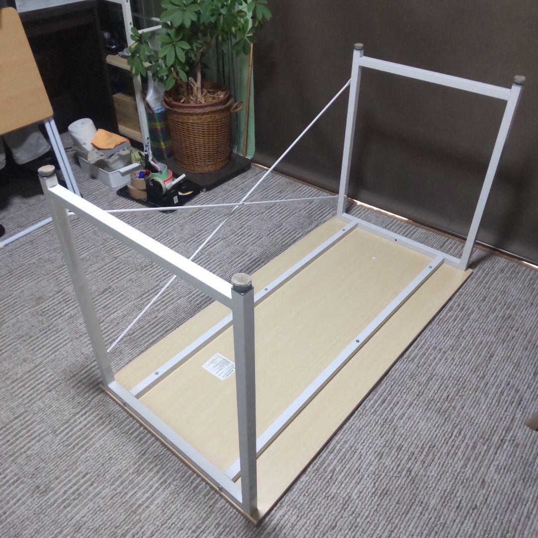 サンワサプライ デスクとシギヤマ家具椅子