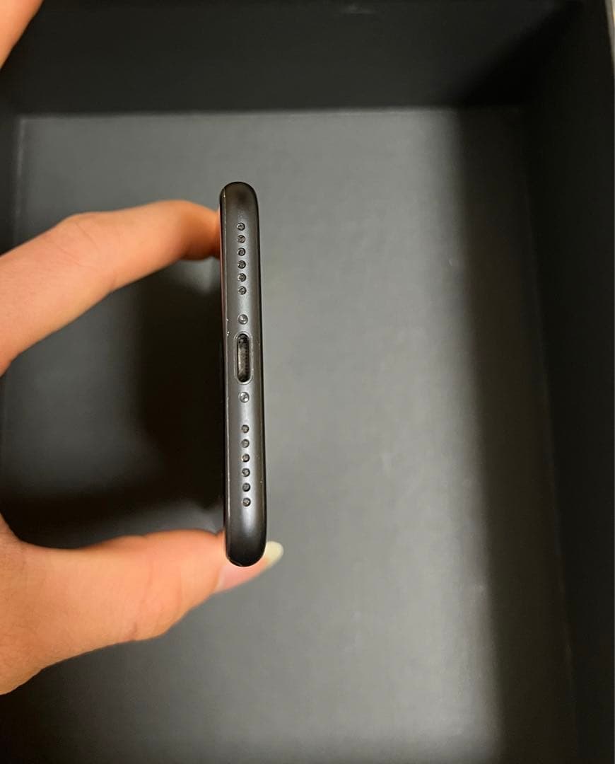 Apple iPhone 7 32GB ブラック SIMフリー