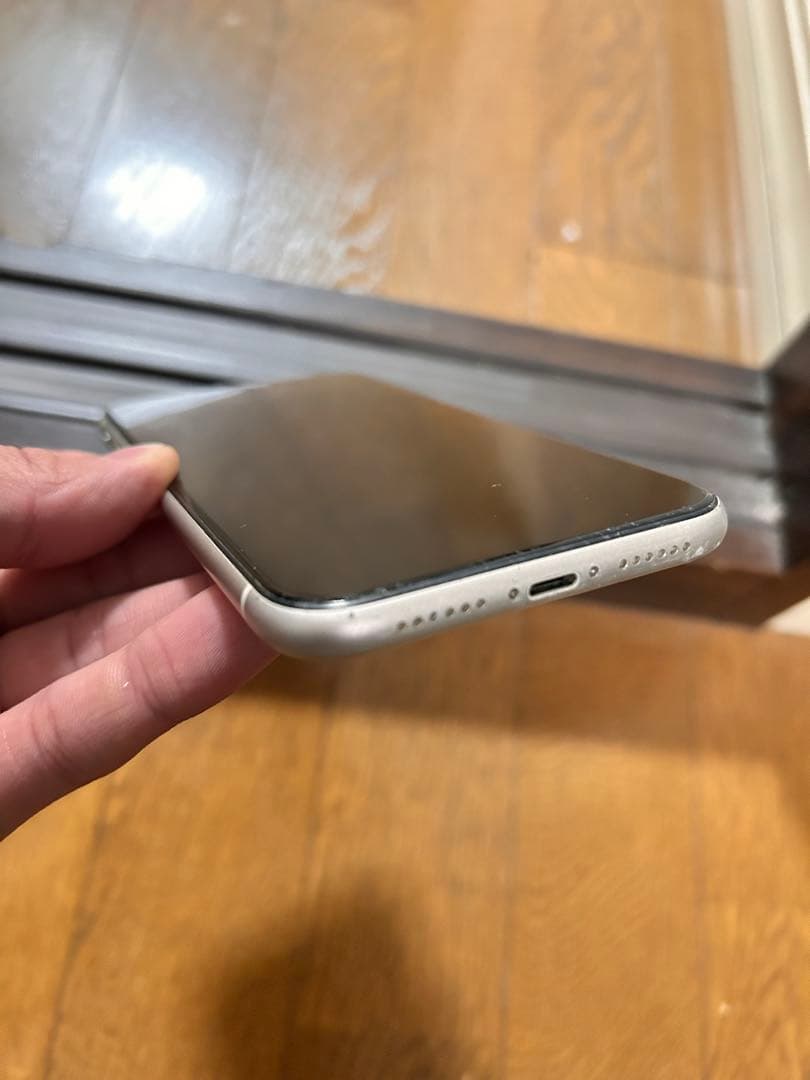 Apple iPhone11 本体 ホワイト128GB フィルム付き