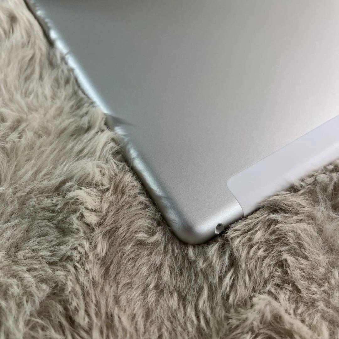 Apple iPad (第７世代) Wi-Fi + Cellular シルバー
