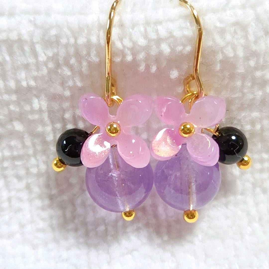 お花とラベンダーアメジストとオニキスのピアス