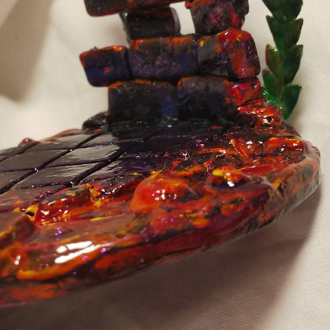 マグマ 部屋 アート 置物 ミニチュア 台座 ジオラマ インテリア 石壁 草 葉