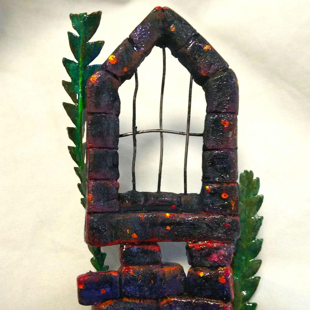 マグマ 部屋 アート 置物 ミニチュア 台座 ジオラマ インテリア 石壁 草 葉