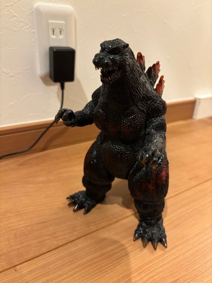 西*彦様 バーニングゴジラ フィギュア（塗装発光改造）