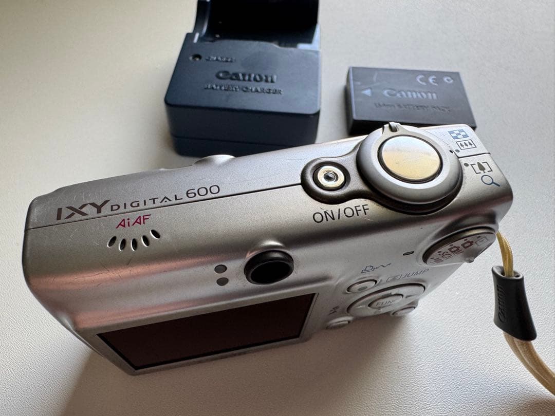 中古　Canon IXY DIGITAL600 デジカメ　カメラ　コンデジ