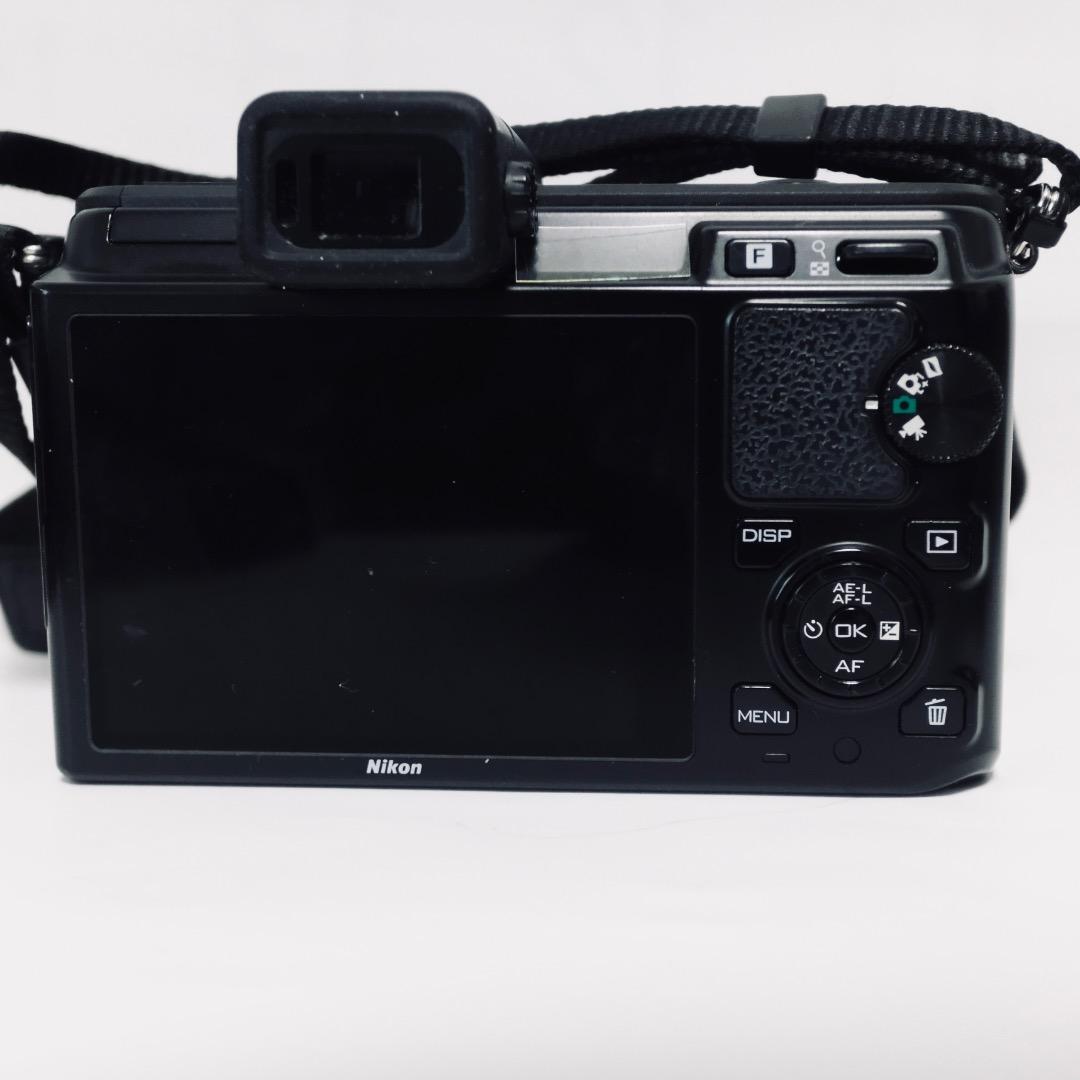 Nikon 1 V1 ミラーレスカメラ 本体と10-30 VRズームレンズセット