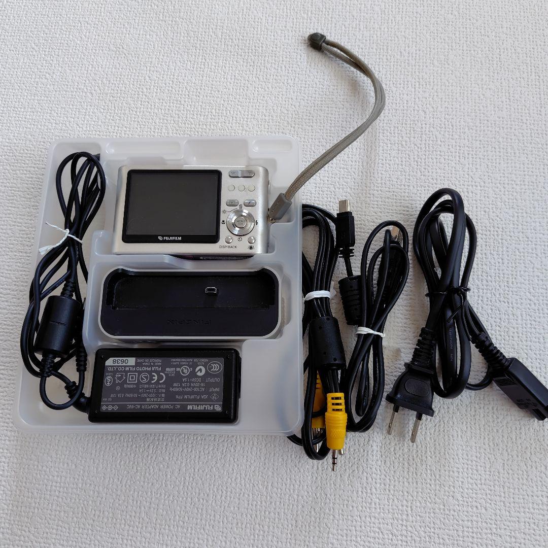 FUJIFILM FINEPIX Z3　デジタルカメラ　レッド