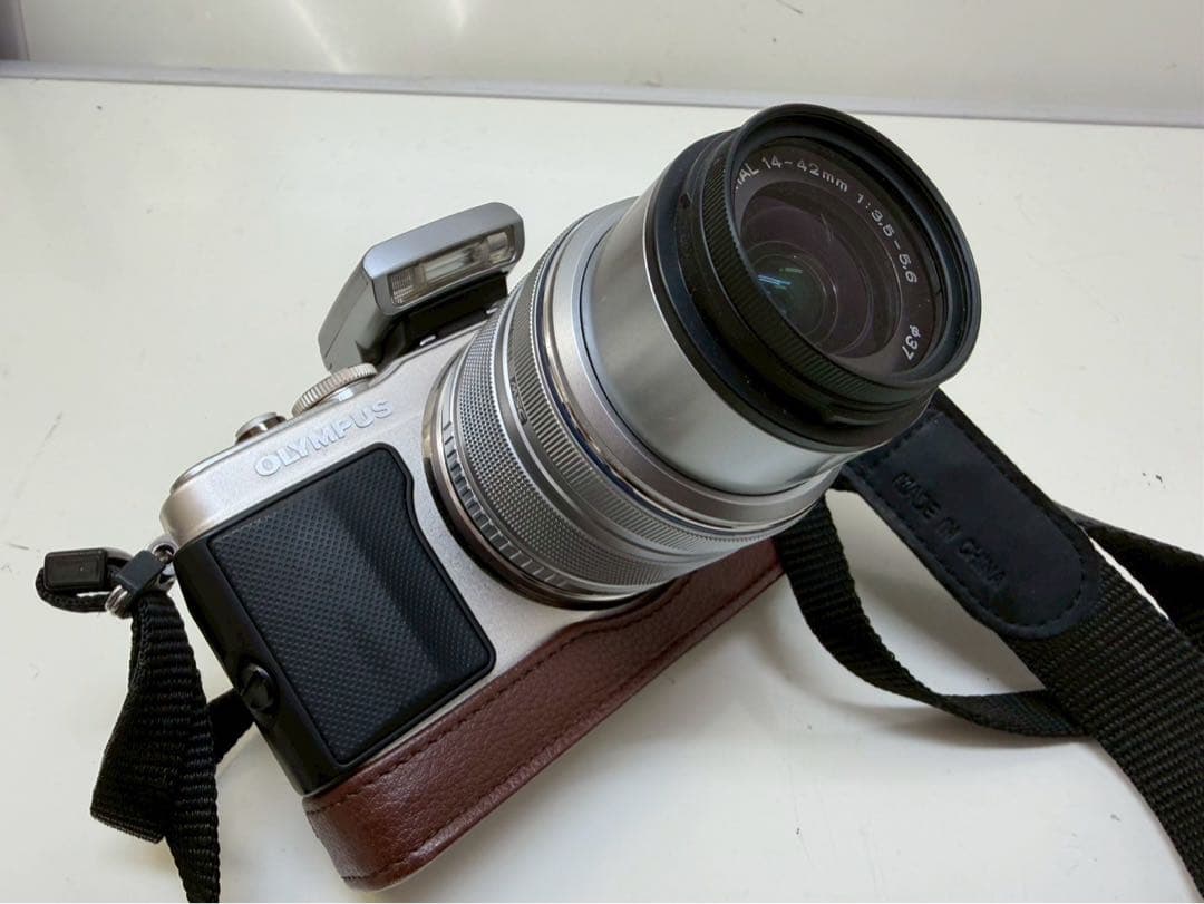 OLYMPUS PEN E-PL6 ダブルズームキット ミラーレス一眼カメラ