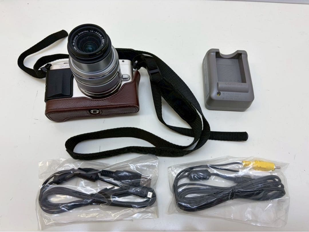 OLYMPUS PEN E-PL6 ダブルズームキット ミラーレス一眼カメラ