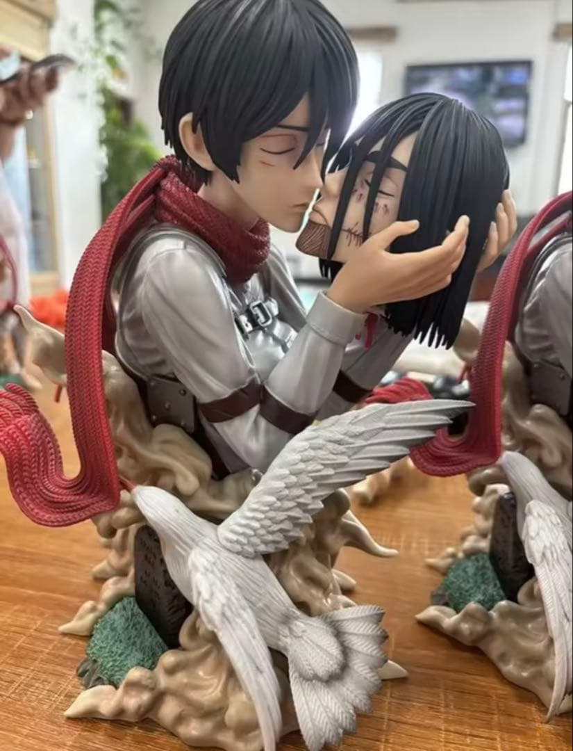 進撃の巨人　フィギュア　ミカサ　エレン
