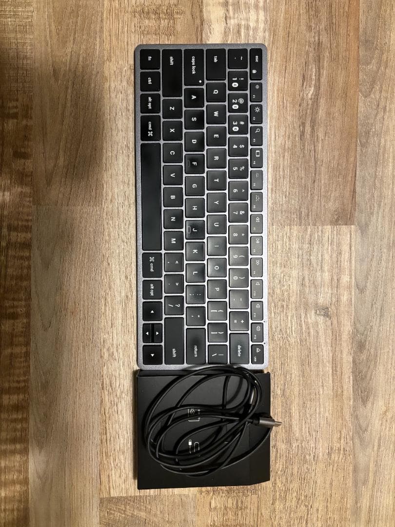 Satechi スリム X1 Bluetooth バックライトキーボード