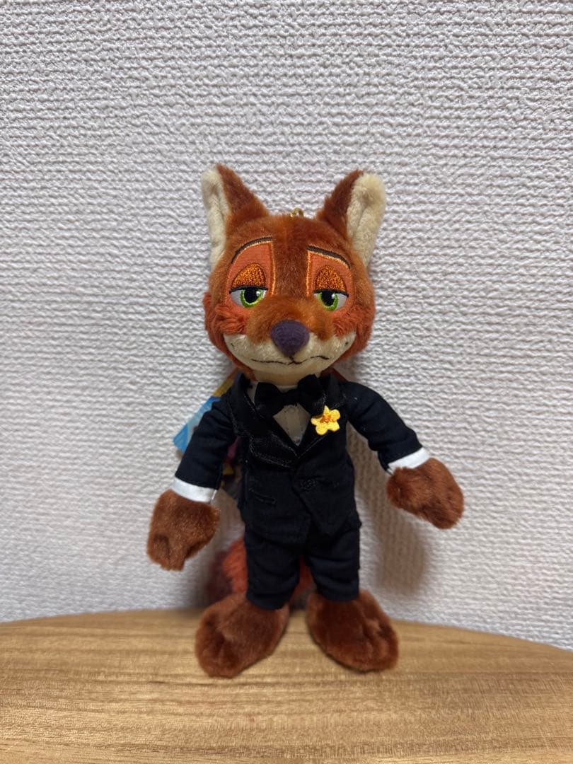 ズートピア2 タキシード ニック ディズニーストア店舗限定ぬいぐるみキーホルダー