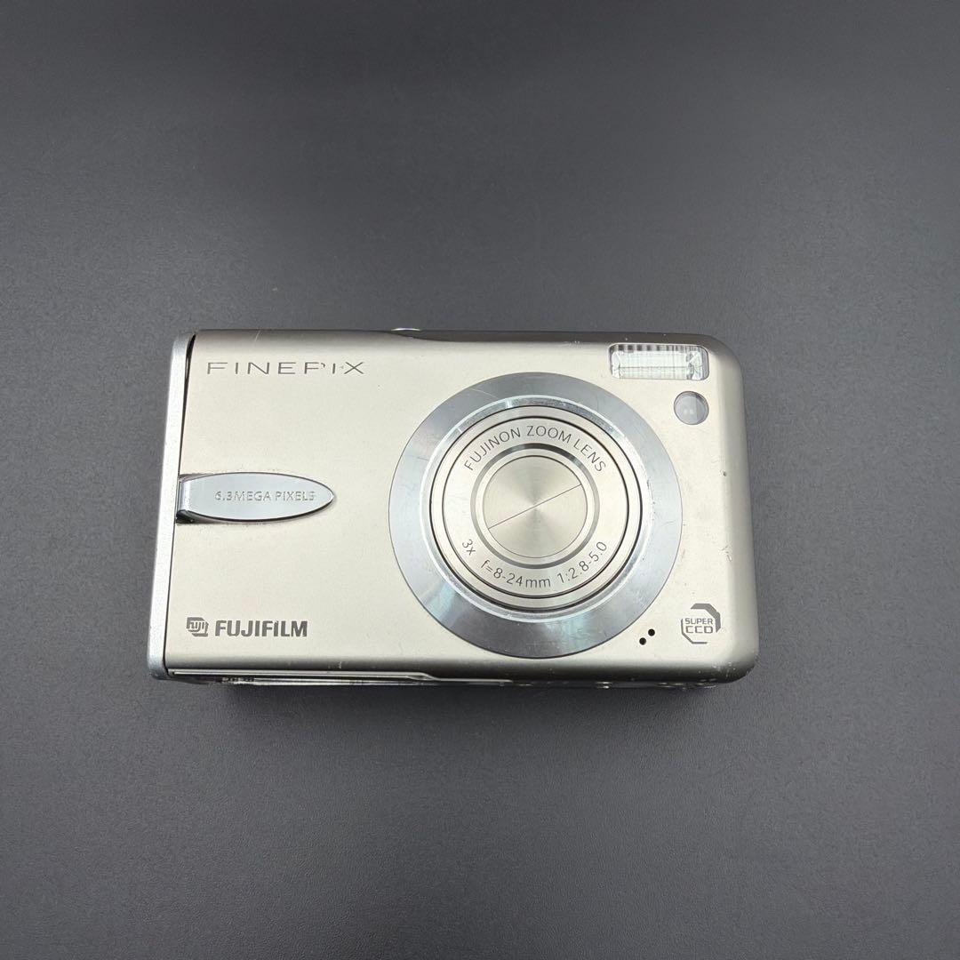 FUJIFILM FINEPIX F30 シルバー コンパクトデジタルカメラ