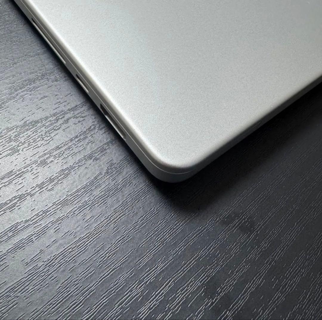 MacBook pro m4 本体　AppleCareあり