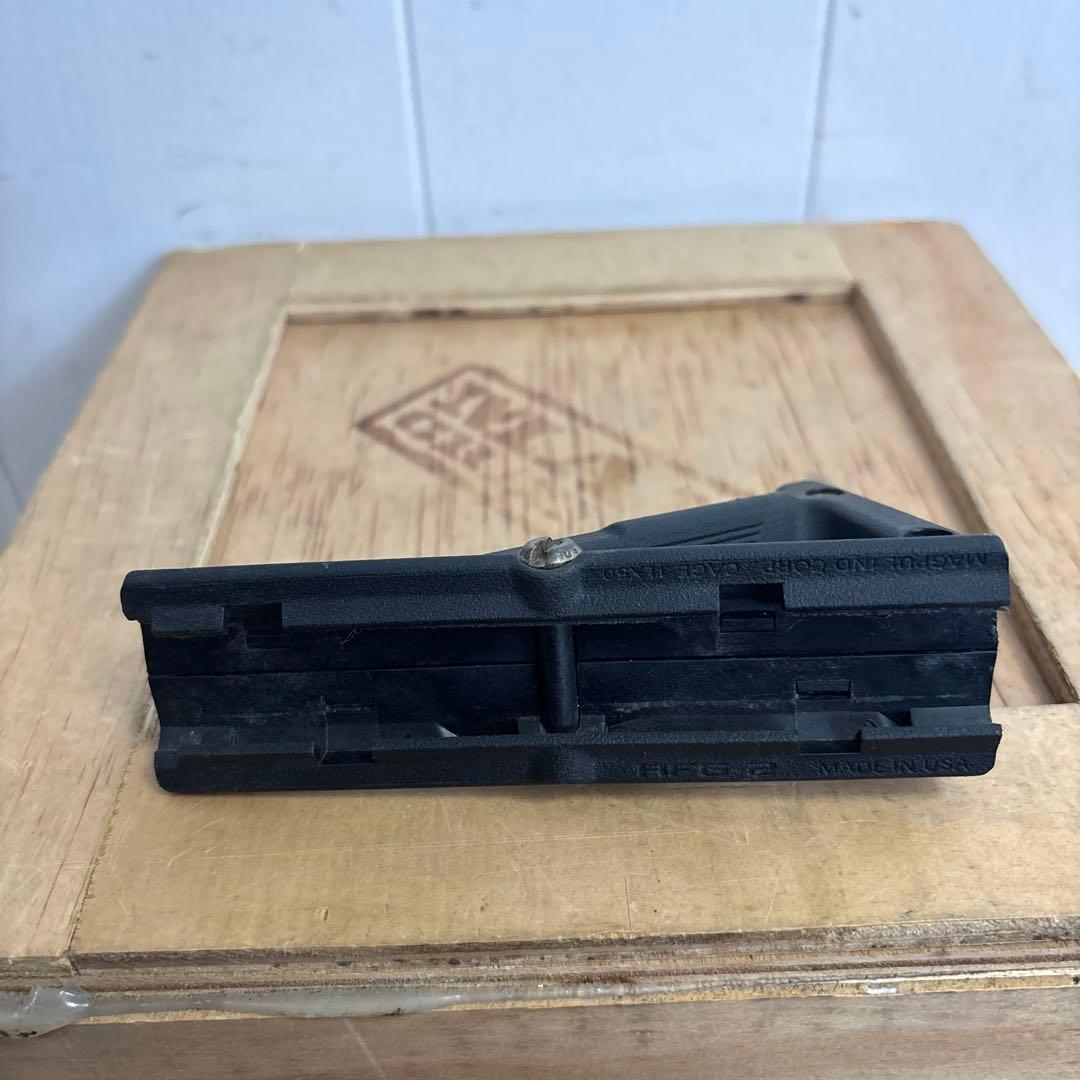 米軍　USA製 MAGPUL マグプル　アングルフォアグリップ AFG−2