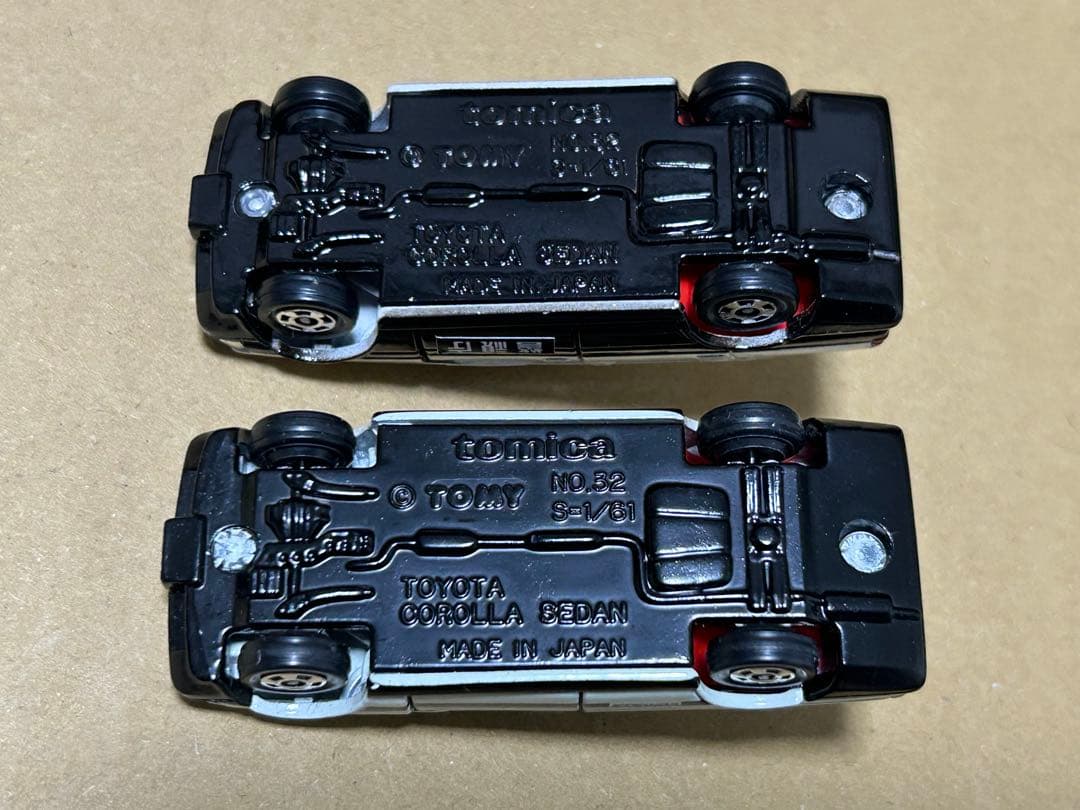 トミカ トヨタ カローラ 4ドアセダン 2台セット