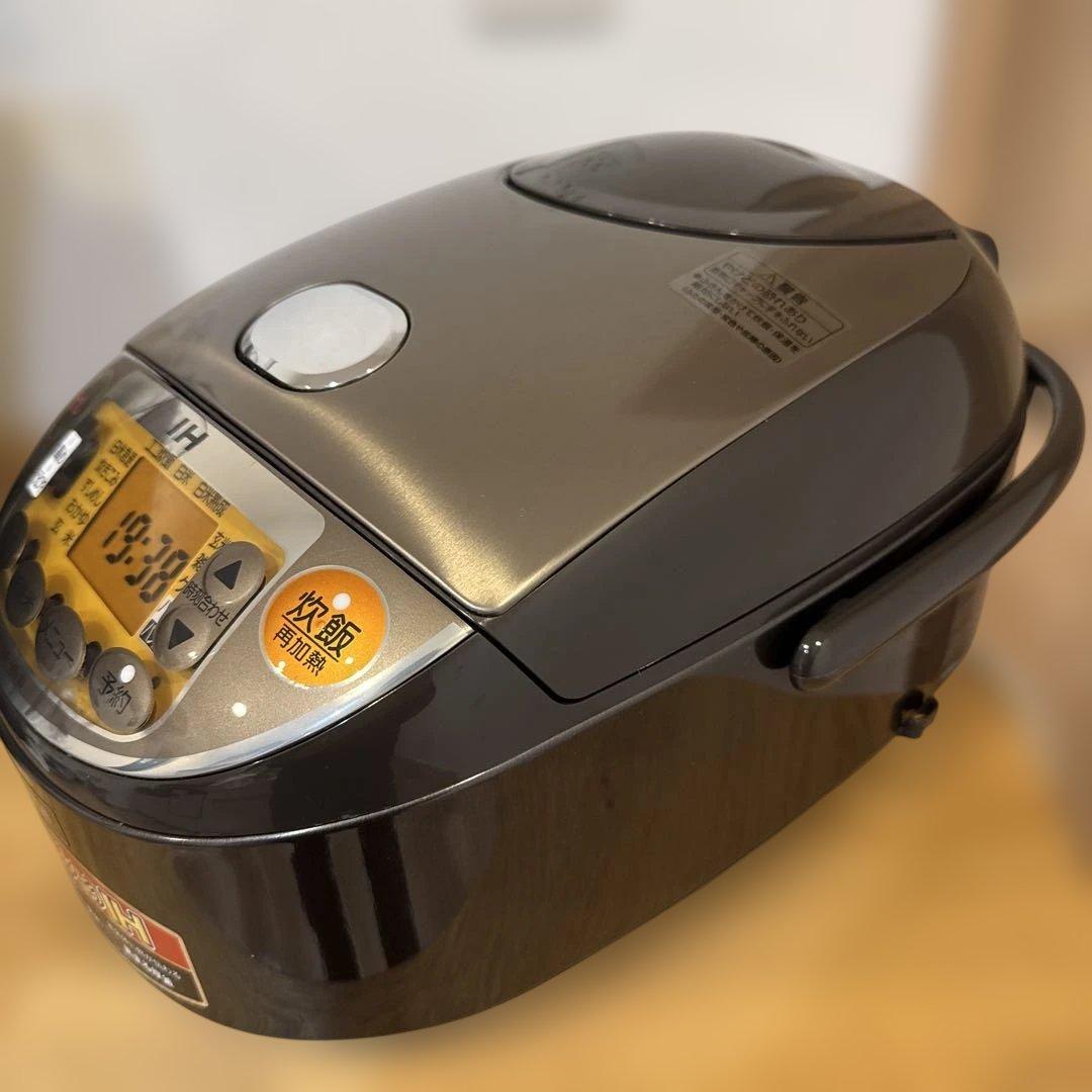 Zojirushi 象印　豪熱沸とうIH炊飯器　NP-VN10