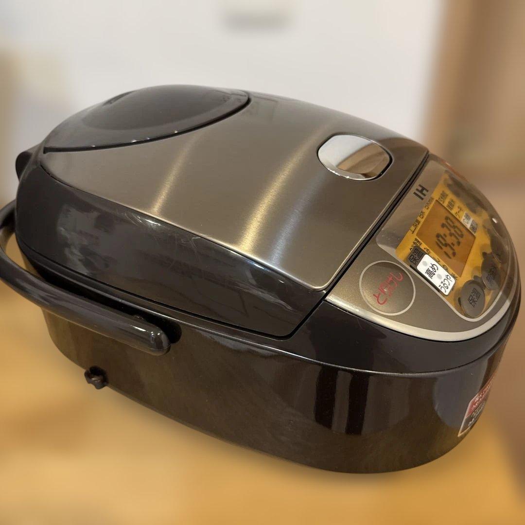 Zojirushi 象印　豪熱沸とうIH炊飯器　NP-VN10