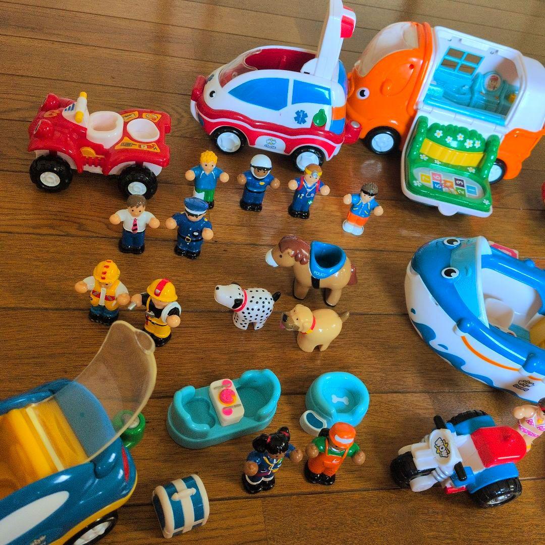 WOW Toys ワオトイズ　消防車　船　車セット　知育玩具　仕掛おもちゃ　海外