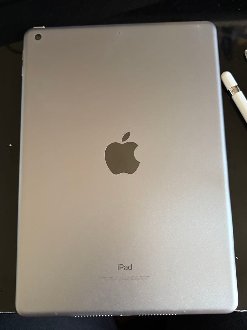 【超美品】iPad(第6世代)シルバー Apple Pencil付き