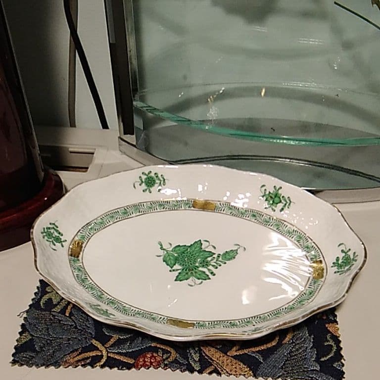 ヘレンド　の素敵なお皿です。