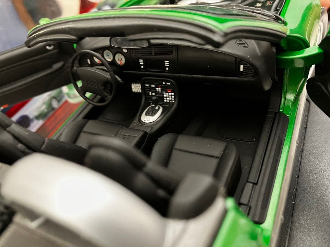 1/18 ジャガー XKR ロードスター 007 ボンドかー