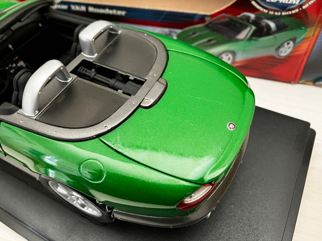 1/18 ジャガー XKR ロードスター 007 ボンドかー