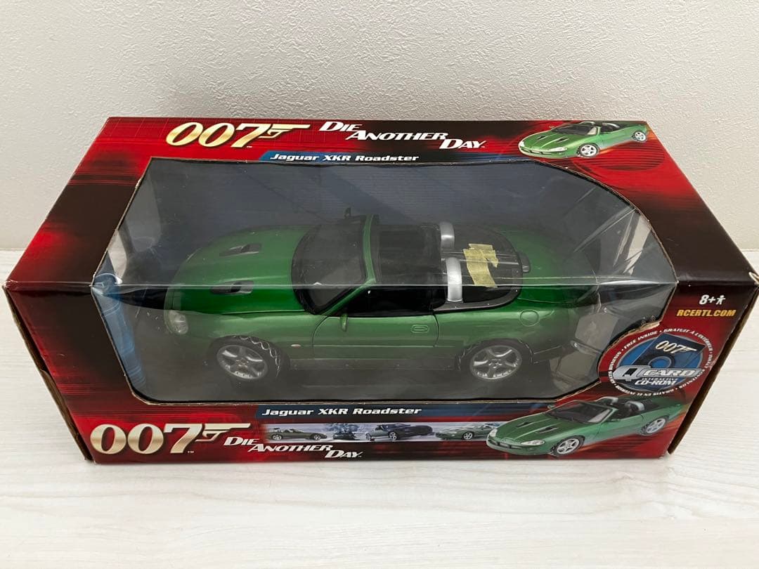 1/18 ジャガー XKR ロードスター 007 ボンドかー