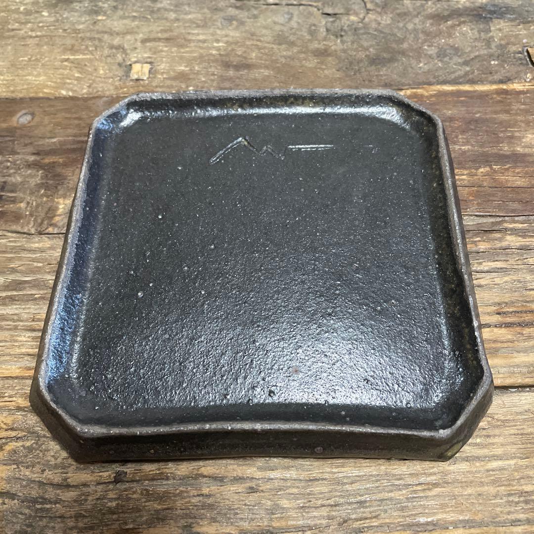 寺田昭洋　隅切プレート　黒　陶器