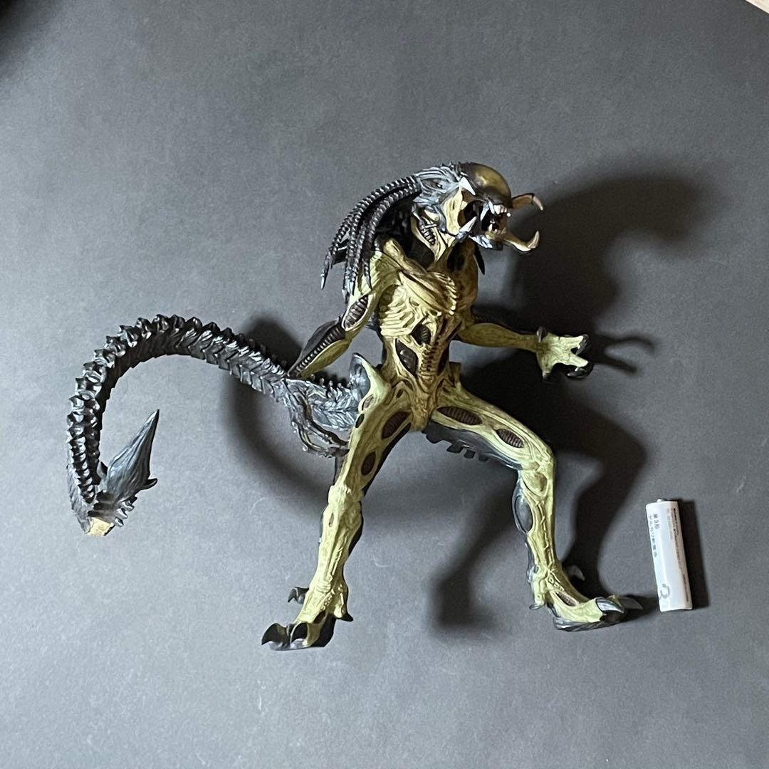 マクファーレントイズ　グリッドエイリアン　12インチ　フリュー　プレデリアン