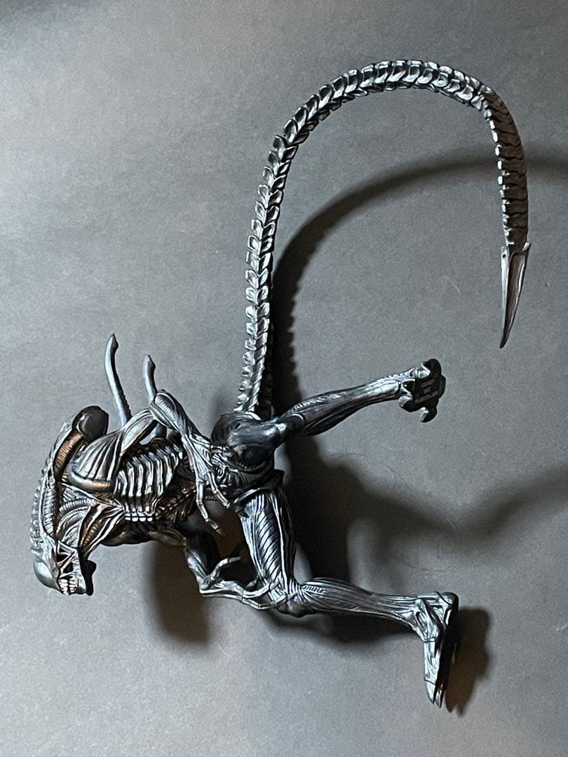 マクファーレントイズ　グリッドエイリアン　12インチ　フリュー　プレデリアン