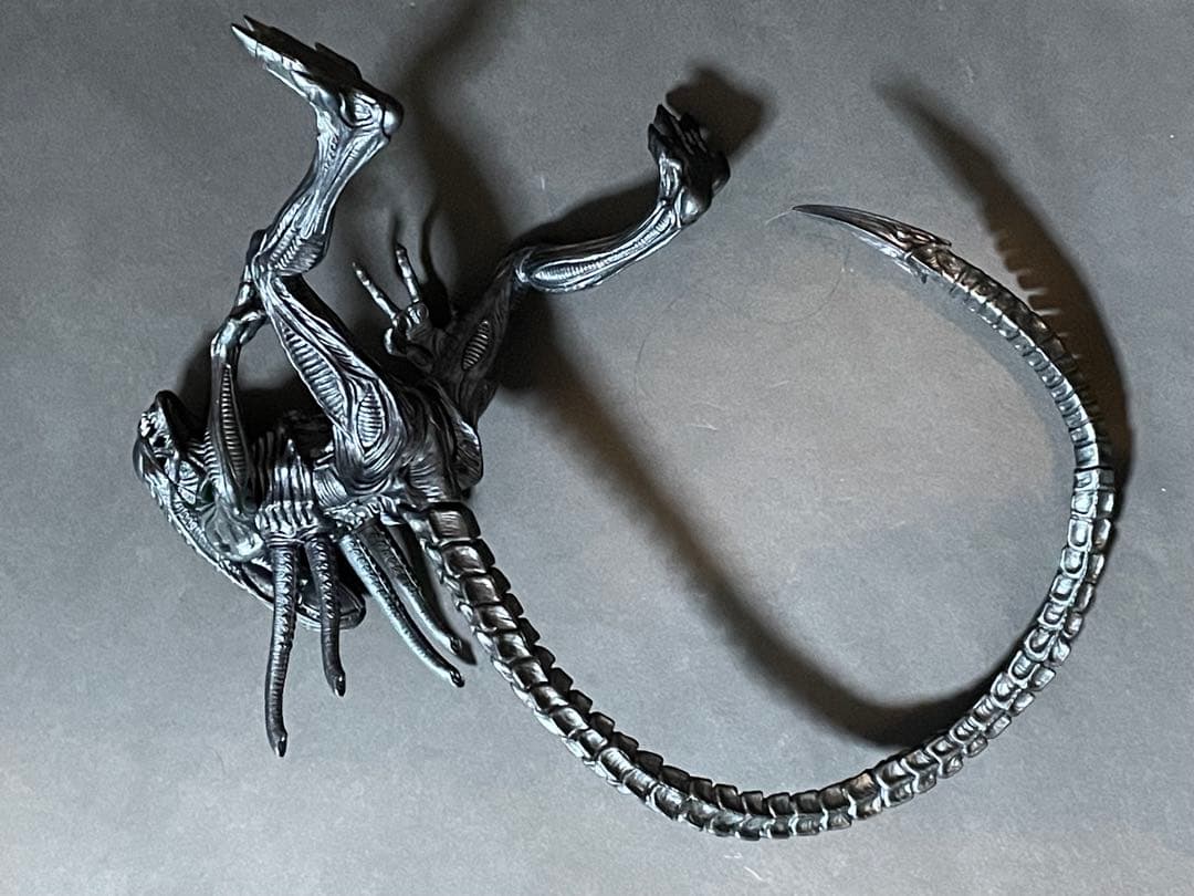 マクファーレントイズ　グリッドエイリアン　12インチ　フリュー　プレデリアン