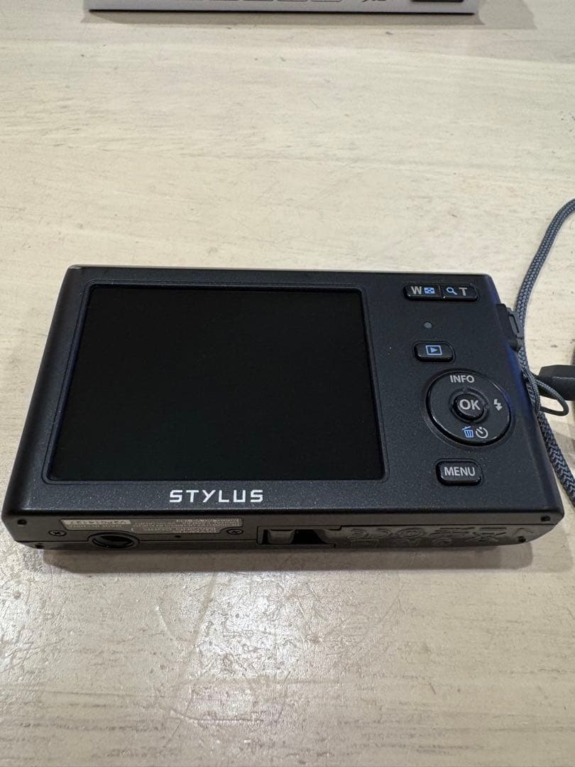 美品 オリンパス デジタルカメラ　STYLUS VGー180 ブラック