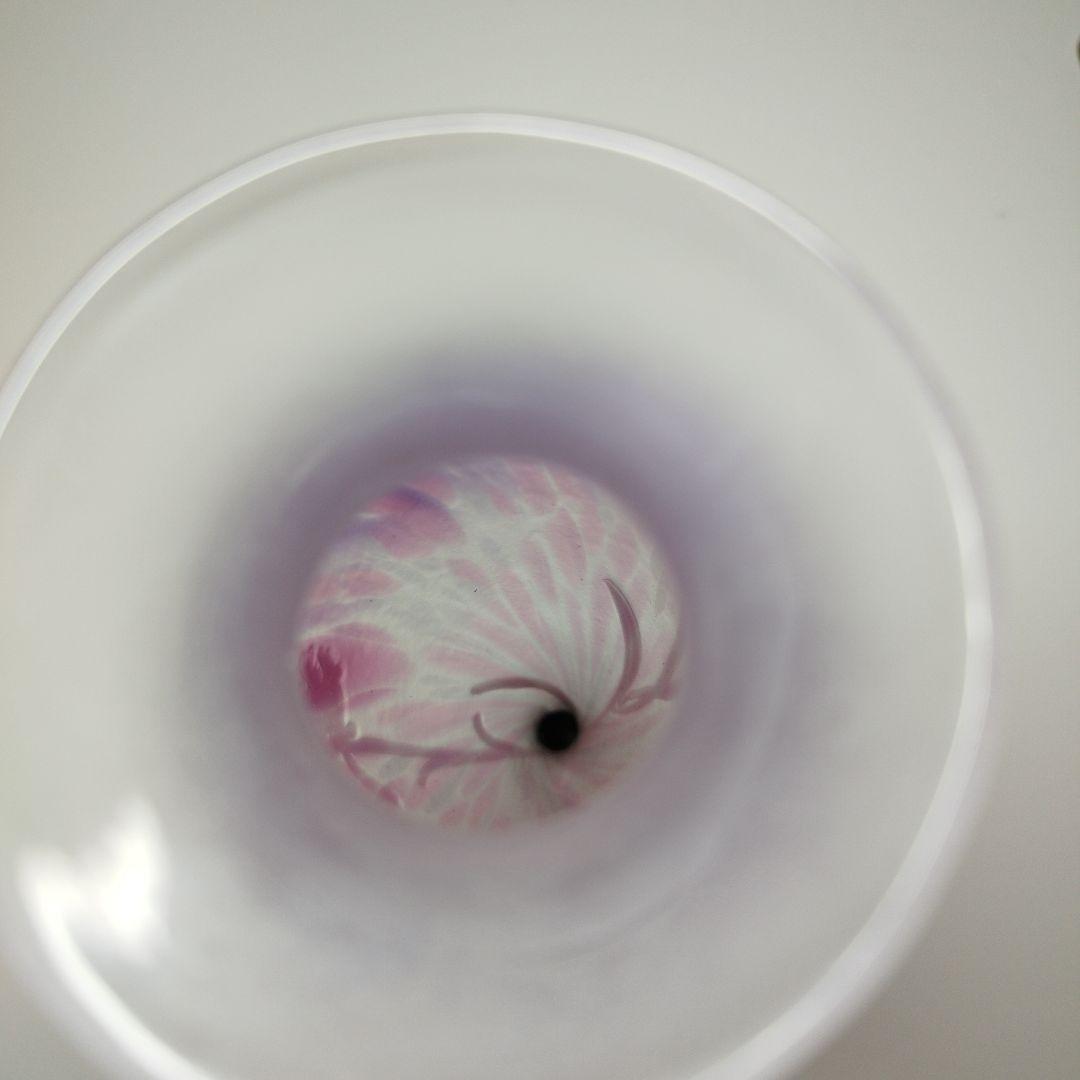 バイオレットと白のサギソウ花模様　ガラス花瓶　インテリア