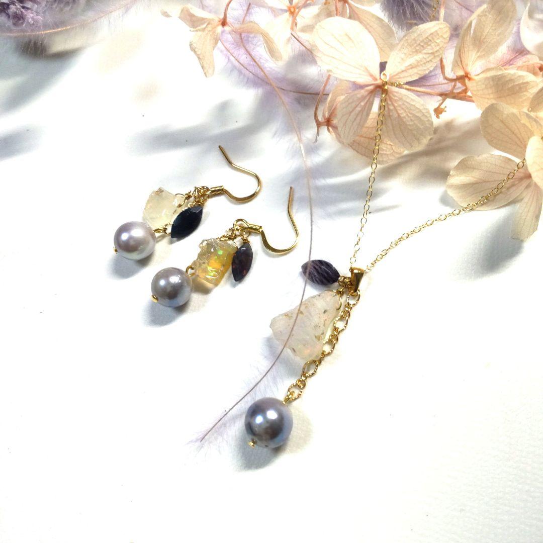 プレシャスオパール・ブラックオパール・あこや本真珠のピアスとネックレスセット