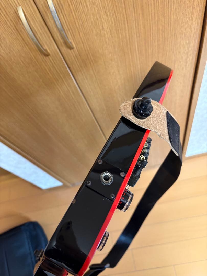 H*n様 Fresher エレキベース ギター　ブラック/レッド