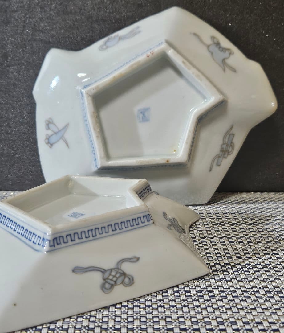 【最上作品❗️】江戸時代後期　古伊万里　錦手　折紙型　印籠に衣装図　変形皿　2客