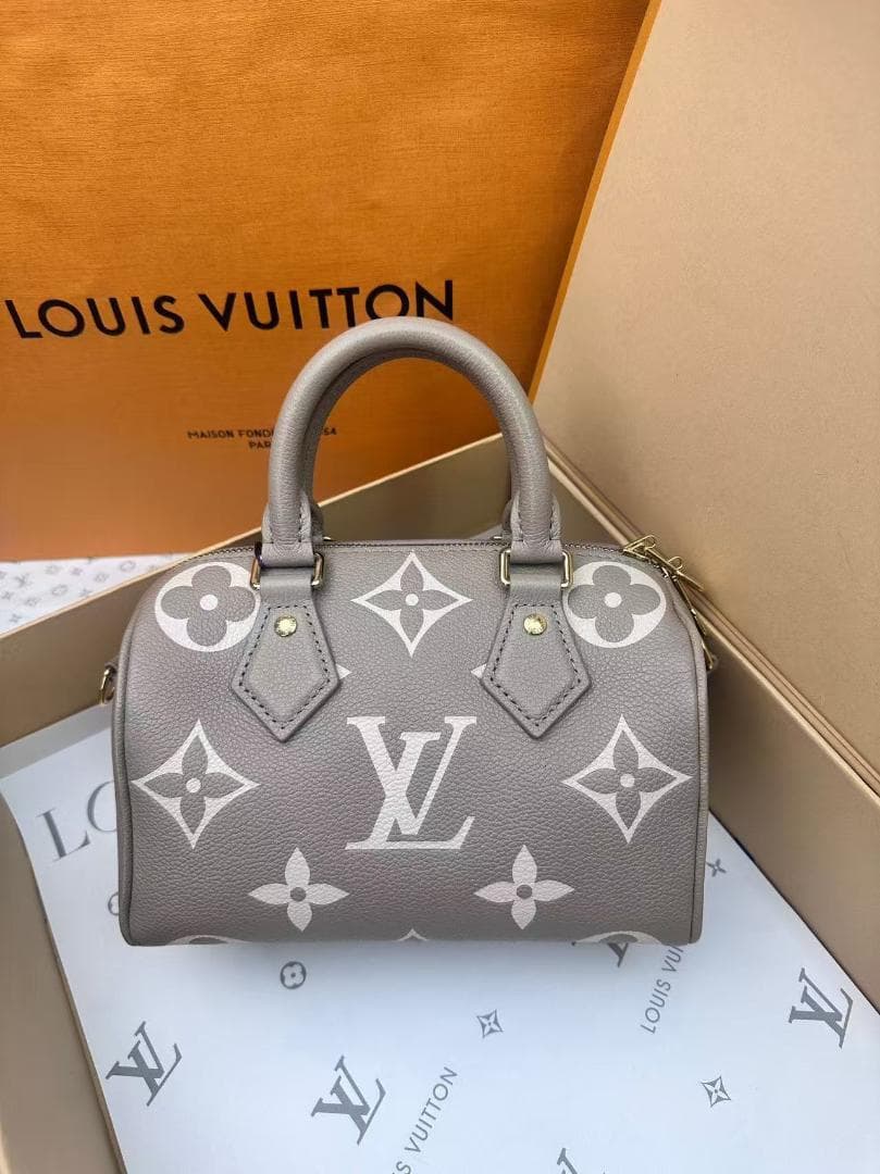 ✨ 状態良好✨グレー ハンドバッグ