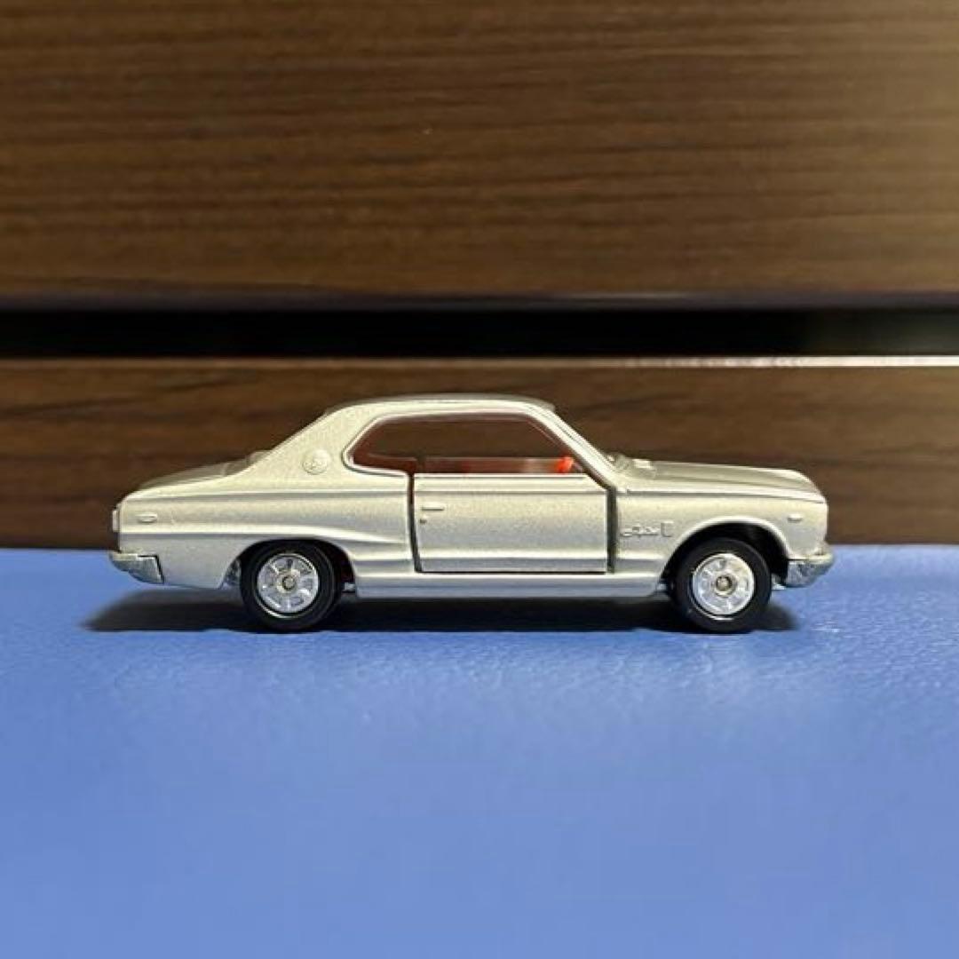 黒箱トミカNo.21日産スカイライン2000GT