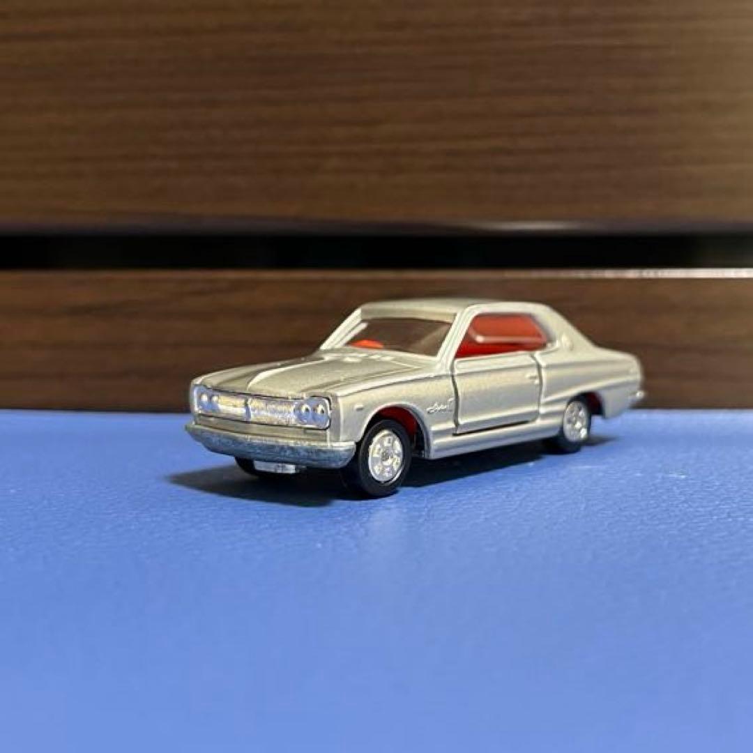 黒箱トミカNo.21日産スカイライン2000GT