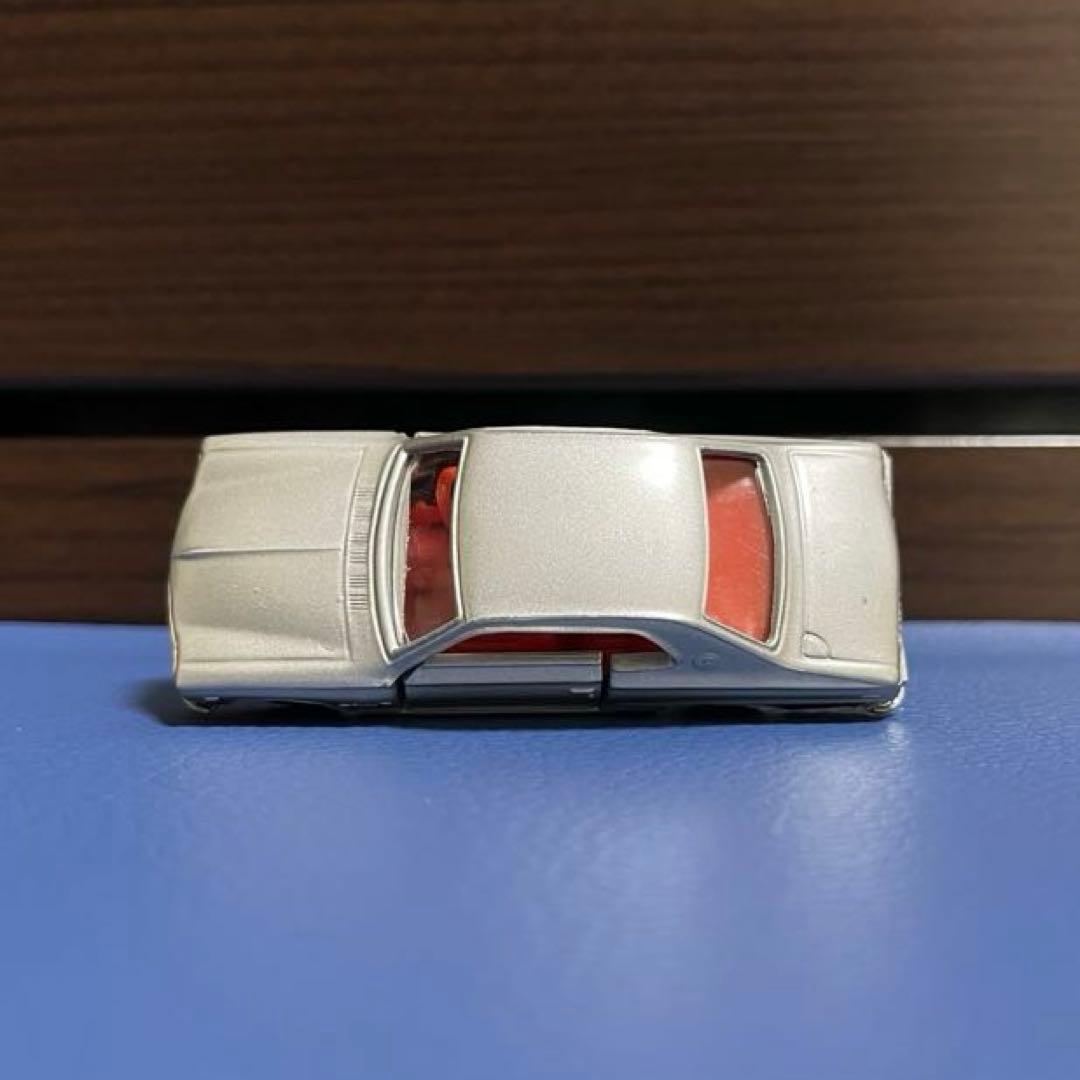 黒箱トミカNo.21日産スカイライン2000GT