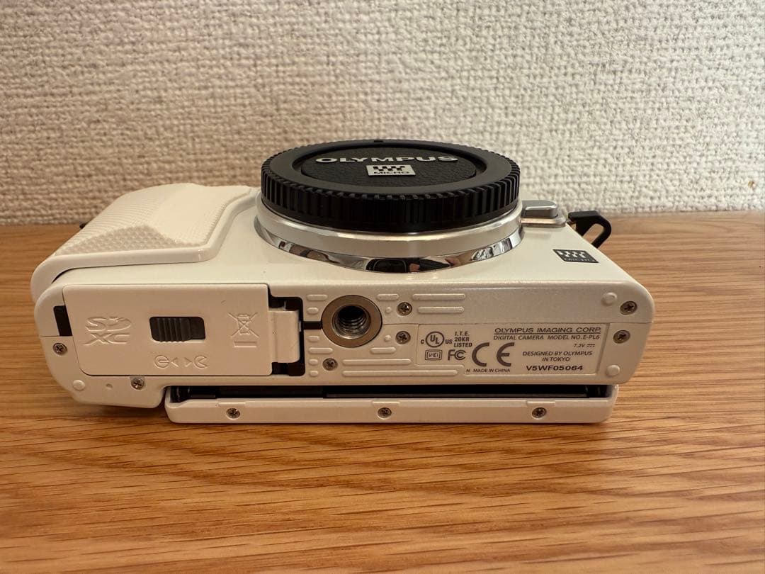 OLYMPUS PEN Lite E-PL6 ホワイト　ジャンク品