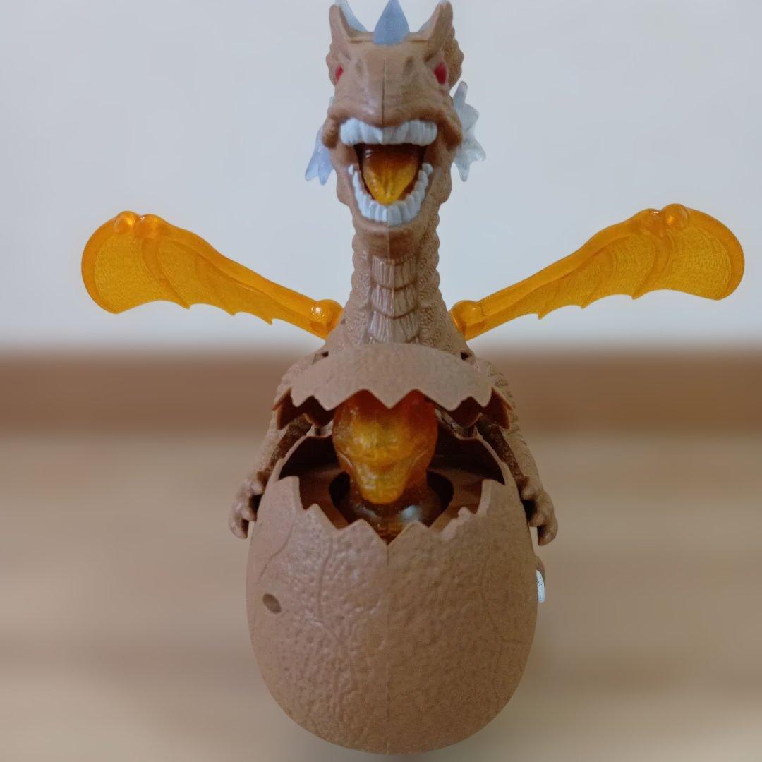 光る恐竜フィギュア